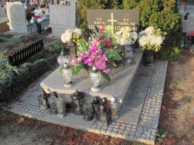 Grób Zbigniew Listowski