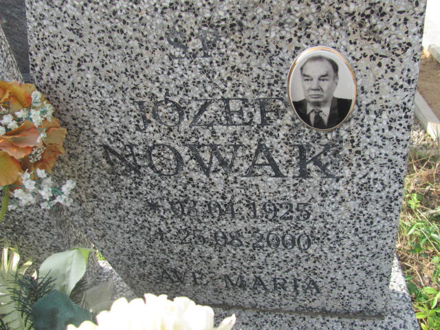 Grób Józef Nowak